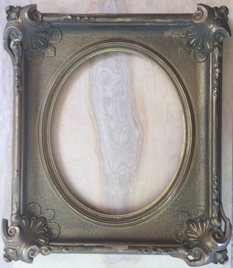 Antique-Oval-Frame-art-restoration-before-4